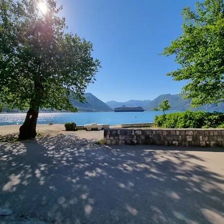 Studio On The Coast, With A View Of The Sunrise,Free We-Fi Kotor Buitenkant foto